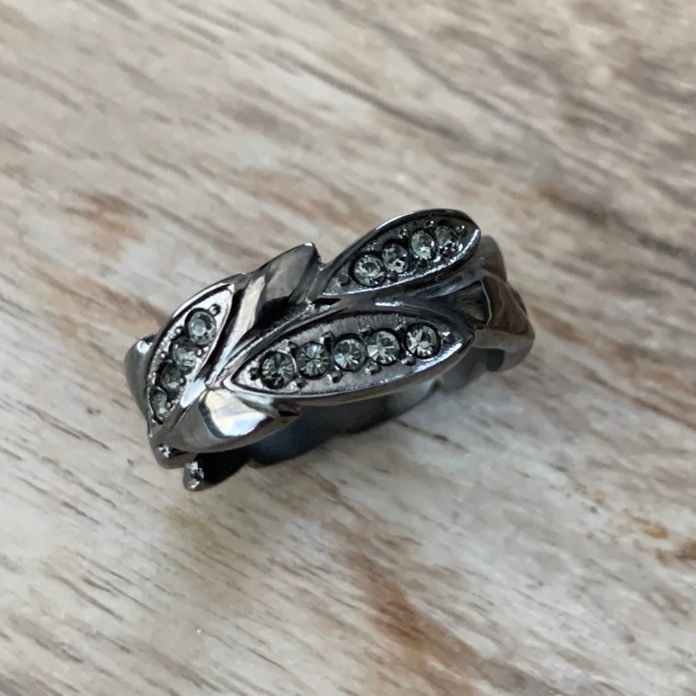 Dyrberg/Kern Orquid Swarovski crystal flower ring